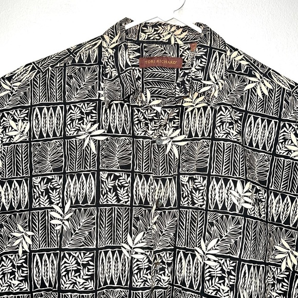 Tori Richard Hawaiian Tiki Print Button Down Short Sleeve Shirt - Picture 2 of 6